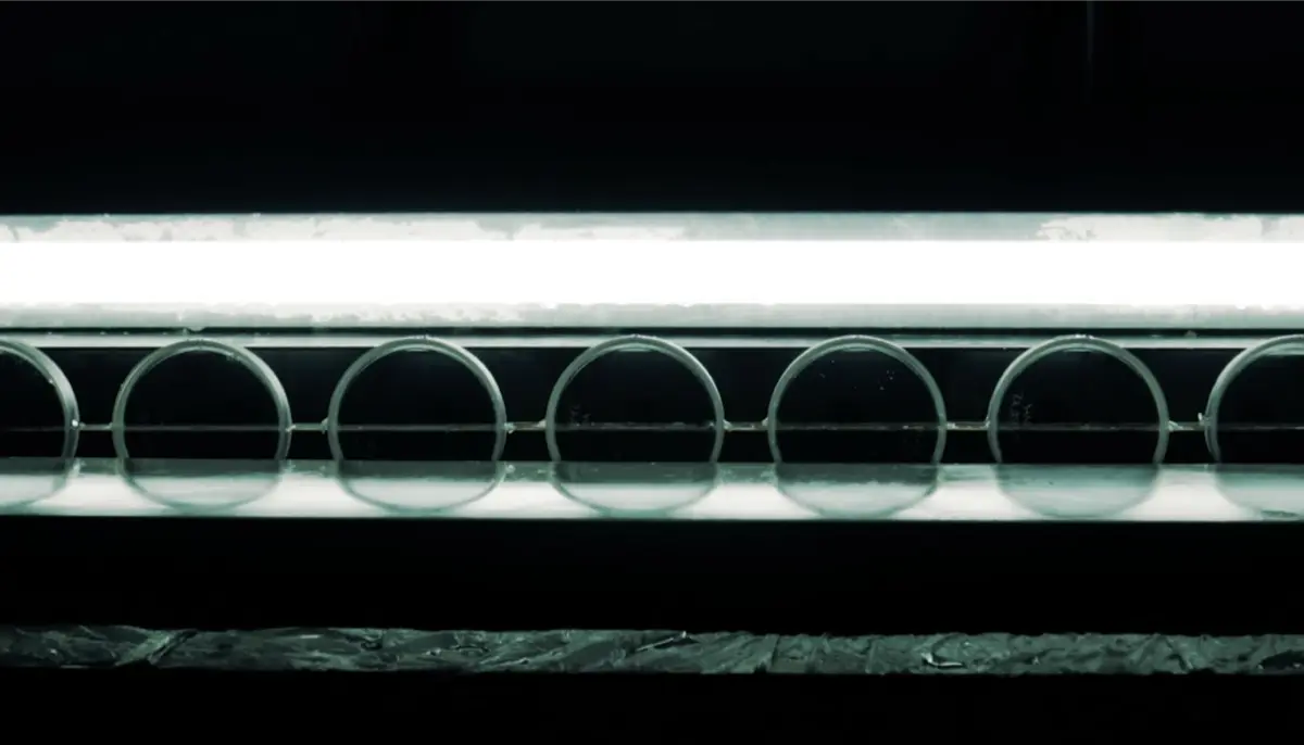 Injection frames with lenses