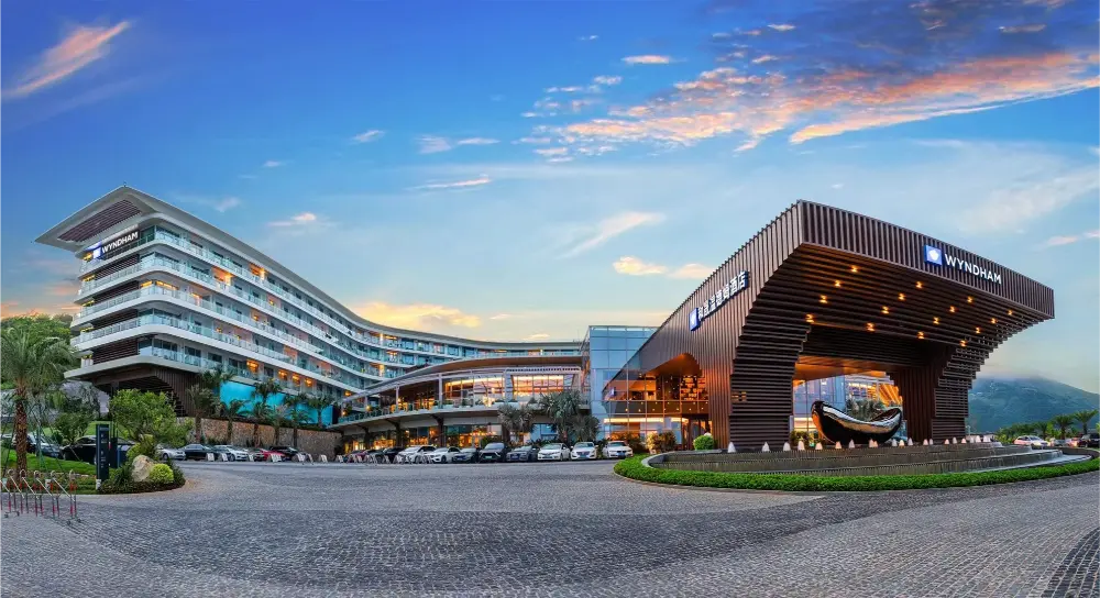 New International Exhibition Center Hotel
